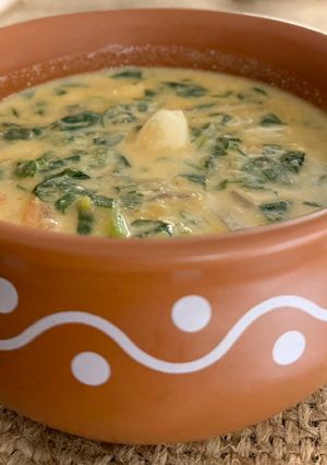 A picture of Fresh fenugreek leaves almond soup.