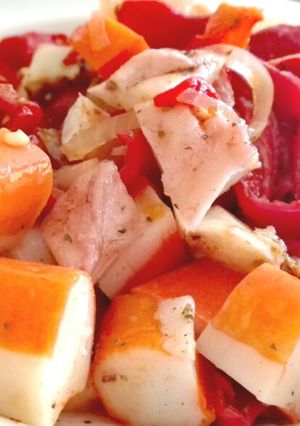 Foto principal de Ensalada de pimientos rojos y pulpo
