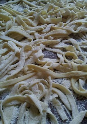 Una foto de Fideos caseros al huevo🍜