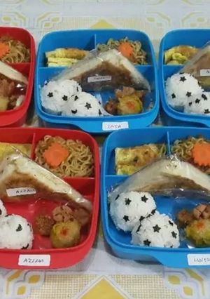 Foto resep Bekal Anak Bento Dimsum, Mie Goreng, Telur Dadar & Roti Bakar 😍