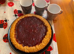 Foto di Crostata di farina di farro light alla marmellata di fragole