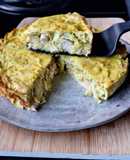 Quiche sans pâte, poulet, curry, poireaux et crème de coco