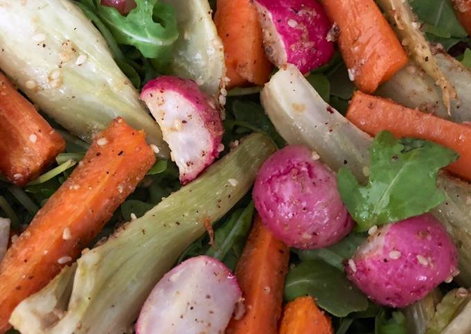 Warm Spring salad with roasted radishes, carrots and fennel - vegan