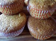 Una foto de muffins de zanahoria