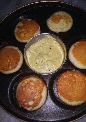 सूजी उत्तपम (Suji uttapam recipe in hindi) रेसिपी मुख्य फोटो