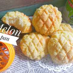 A picture of Melon pan.