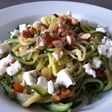 Espaguetis de calabacín con gorgonzola y almendras