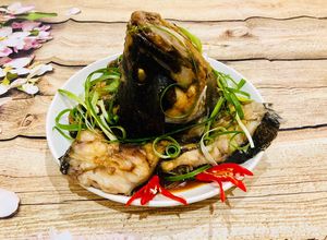 Hình của món Cá song hấp xì dầu.