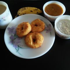 A picture of Medu Wada(Ulundu Vadai).