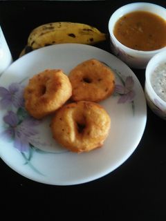A picture of Medu Wada(Ulundu Vadai).