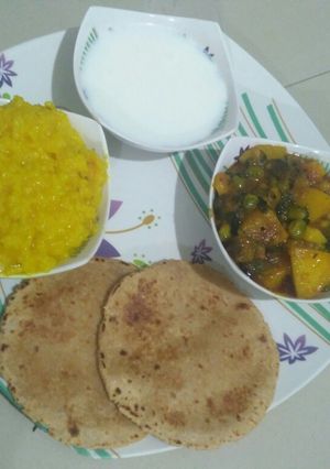 મીક્સ શાક (Mix Sabji Recipe In Gujarati) રેસીપી મુખ્ય ફોટો