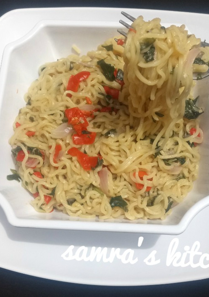 A picture of Simple spinach noodle.