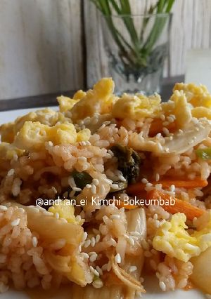 Foto resep Kimchi Bokeumbab (Nasi Goreng Kimchi)