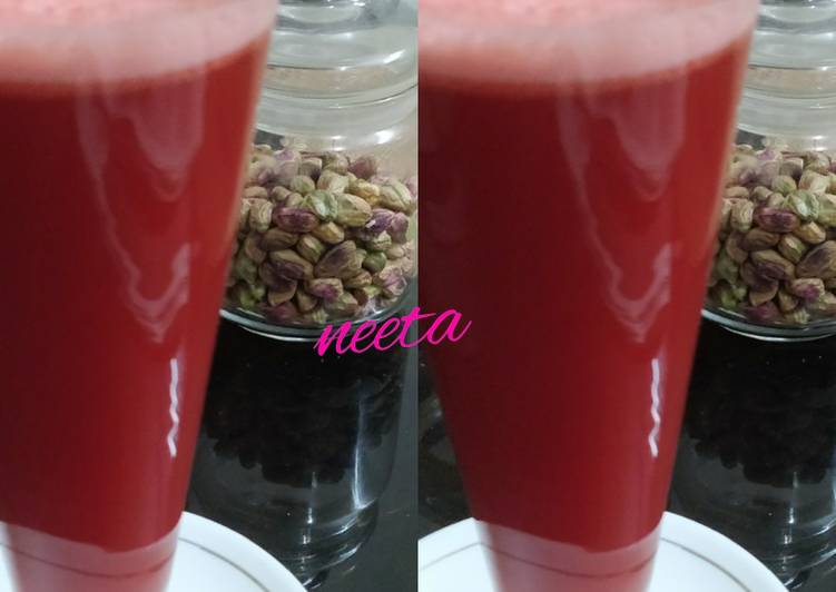 Recipe of Super Quick Homemade Carrot Strawberries Pomegranate Cocktail