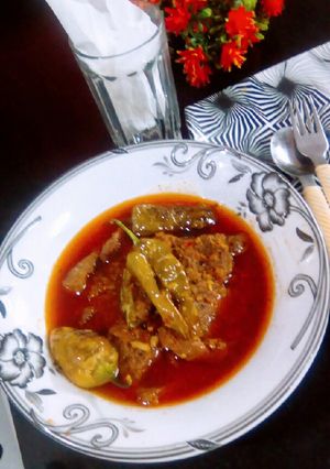 A picture of اچار گوشت.