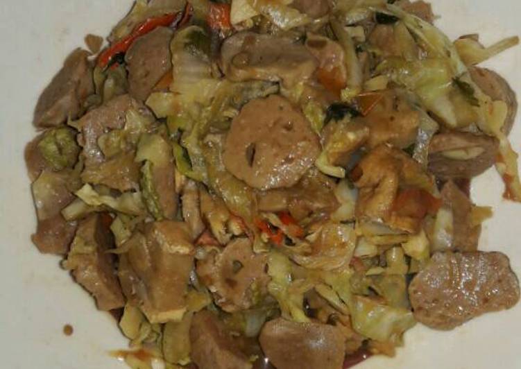 Anti Ribet, Buat Oseng bakso sawi putih sederhana Untuk Pemula