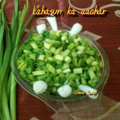 A picture of Hara lahsun ka aachar / Green garlic pickle.