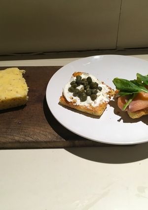 Una foto de Keto - Sándwich de salmón y rúcula