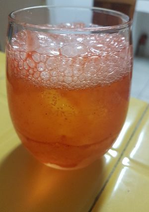 Una foto de Shandy con chamoy