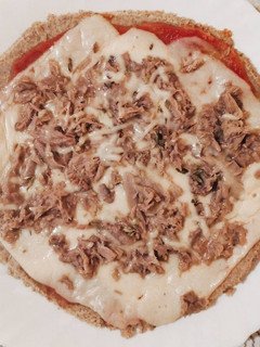 Una foto de Pizza de avena en la sartén