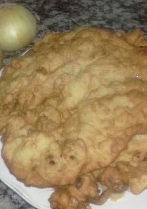 Una foto de Tortilla de cebolla y queso😋