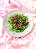 Stir-Fried Beef with Snake Gourd