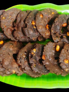 ராகி தட்டை வடை (Finger Millet Tattai vadai recipe in tamil) செய்முறை முக்கிய புகைப்படம்
