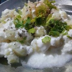 A picture of Dahi Aloo chat.