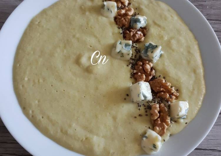 Voici la recette Velouté de céleri à la Fourme d&#39;Ambert parfait