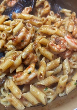 Foto di Penne con crema di melanzane e gamberi