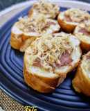 Bánh mì nướng bơ tỏi pate chà bông