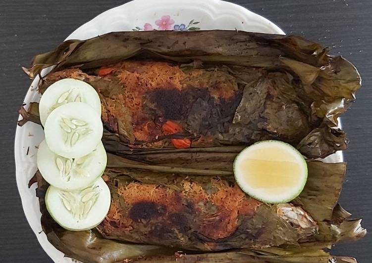 Ikan Bakar Kelapa Daun Pisang HappyCall 🌶 (wangi sekali)