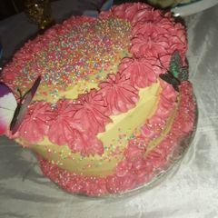 A picture of Butter cream icing.
