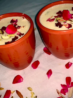 ரோஜா பிர்னி (Roja phirni recipe in tamil) செய்முறை முக்கிய புகைப்படம்