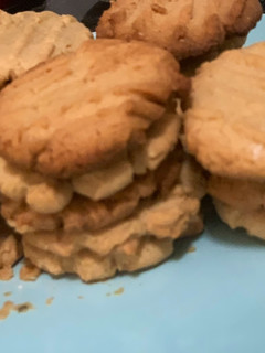 A picture of Peanut butter biscuits.