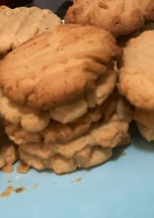 A picture of Peanut butter biscuits.