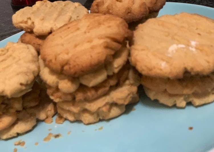 Recipe of Ultimate Peanut butter biscuits
