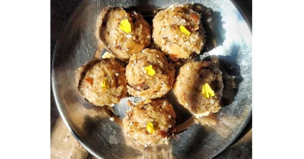 Churma Ladoo (Leftover Roti Churma) Recipe by Foodiestaan