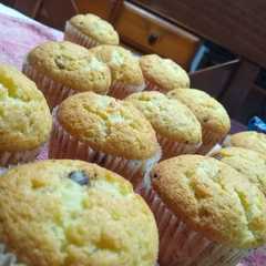 Una foto de Magdalenas o muffins de naranja