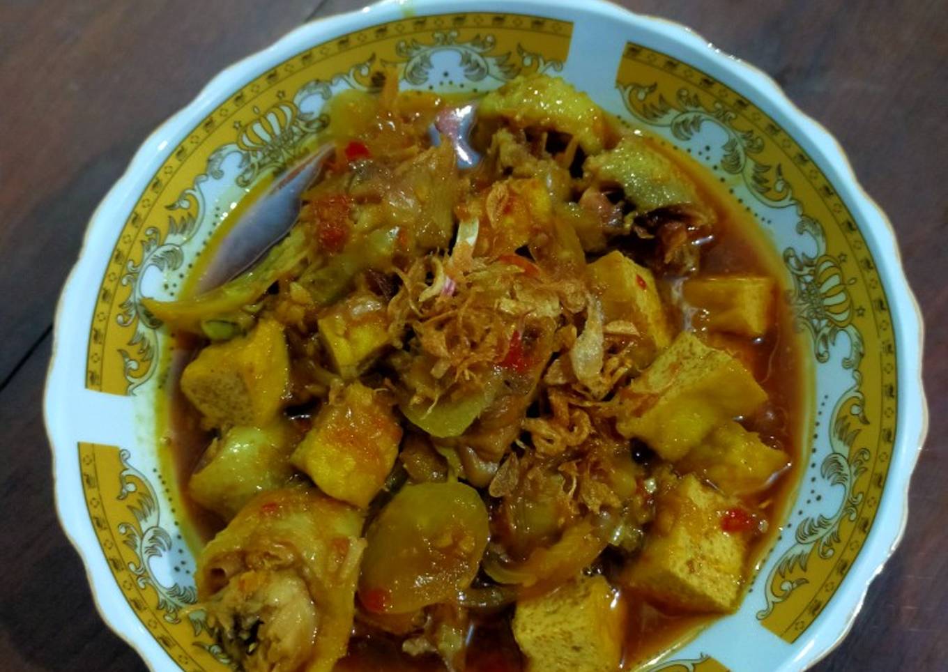 Rica-rica tahu kuning,kepala ayam