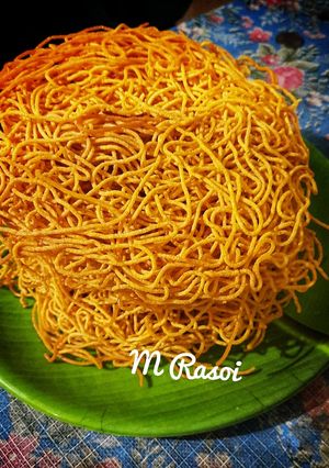 शेव (sev recipe in marathi) रेसिपी चे मुख्य फोटो 