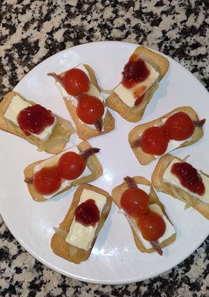 Una foto de Canapés salados 🆚 Dulces