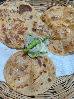 લચ્છા પરાઠા (Lachha Paratha Recipe In Gujarati) રેસીપી મુખ્ય ફોટો