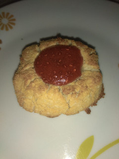 Una foto de Pepas low carbs con mermelada de frutillas light