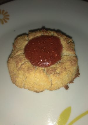 Una foto de Pepas low carbs con mermelada de frutillas light