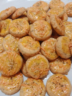 Foto resep Garlic Cheese Cookies (eggless)