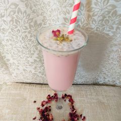 A picture of Gulkand Shake.