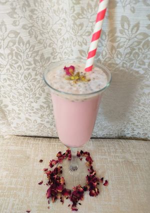 A picture of Gulkand Shake.
