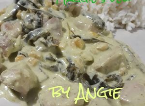 Una foto de Pollo en crema con chile poblano y maíz