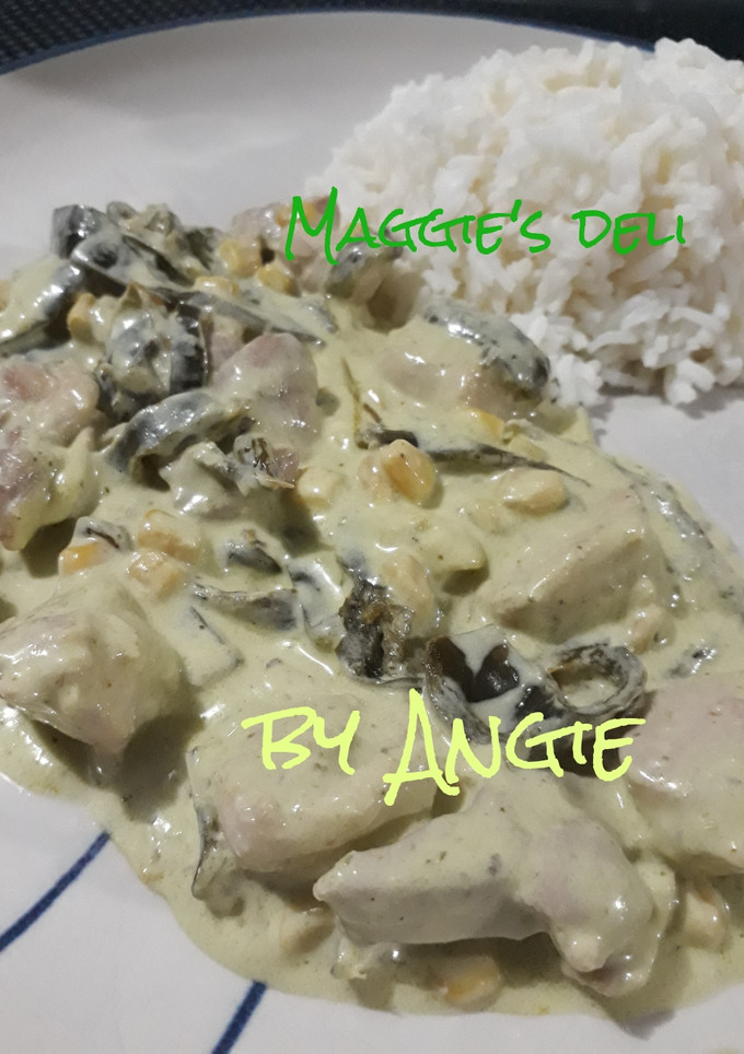 Una foto de Pollo en crema con chile poblano y maíz